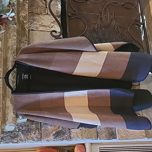 Ike Behar Reversible Soft Cozy Fashion Wrap - Picture 1 of 9